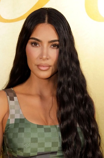 Kim Kardashian - Long Wavy Hairstyle (2023) - [Hairstylist: Chris Appleton] - 20230620