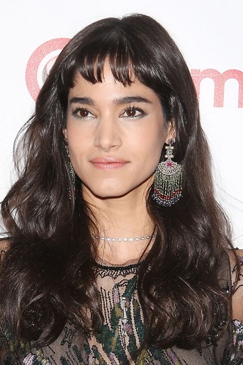Sofia Boutella - Curled Hairstyle/Bangs - 20170330