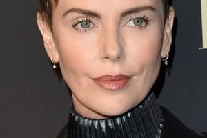 Charlize Theron – Androgynous Hair Vibes – 2019 ELLE Women In Hollywood