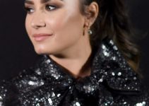 Demi Lovato – Sporty High Ponytail – New York Fashion Week