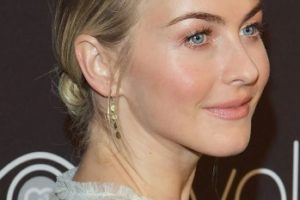 Julianne Hough – Simple Updo – 18th Annual Post-Golden Globes Party
