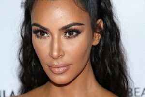Kim Kardashian – Perfect Snatched Ponytail – Beautycon Festival LA 2018
