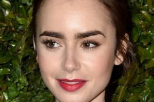 Lily Collins – Formal Updo – Chanel Dinner