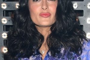 Salma Hayek – Voluminous Curly Hairstyle – Milan Fashion Week