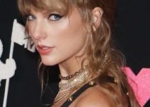 Taylor Swift – Soft Loose Updo – 2023 MTV Video Music Awards