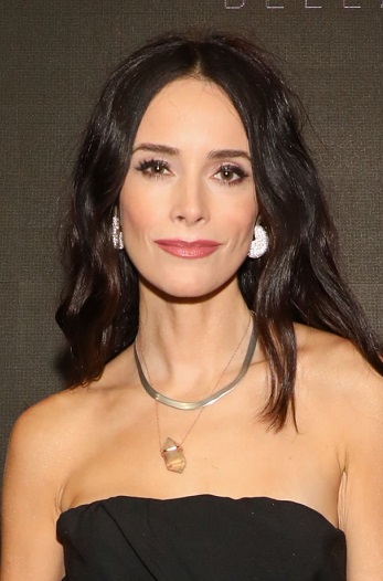 Abigail Spencer - Long Curled Hairstyle - 20230618