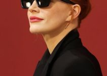 Jessica Chastain – Simple Chignon Updo (2023) – Milan Fashion Week – Gucci Ancora Show