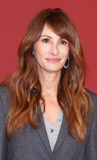 Julia Roberts - Long Curled Deep Side Part Hairstyle (2023) - [Hairstylist: Serge Normant] - 20230923