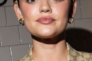 Lucy Hale – Sleek Updo (2023) – Net-a-Porter New York Fashion Week Cocktail Party