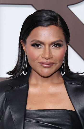 Mindy Kaling - Slicked Back Shoulder Length Hairstyle (2023) - [Hairstylist: Marc Mena] - 20230908