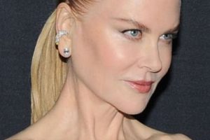 Nicole Kidman – Sleek Low Ponytail (2023) – Kering’s 2nd Annual Caring For Women Dinner