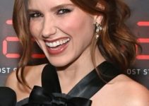 Sophia Bush – Pinned Back Soft Curls Hairstyle (2023) – “2:22 A Ghost Story” After Party