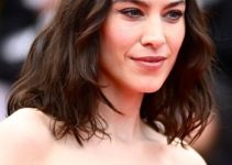 Alexa Chung – Long Curled Hairstyle (2023) – The 76th Annual Cannes Film Festival