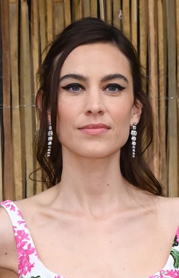 Alexa Chung - Pinned Back Curled Hairstyle (2023) - [Hairstylist: Bjorn Krischker] - 20230627