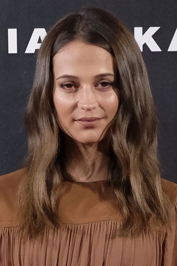 Alicia Vikander - Long Curled Hairstyle - 20180228