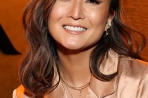 Ashley Park – Shoulder Length Soft Curled Hairstyle (2023) – BR Home Opening