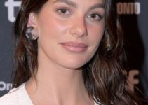 Camila Morrone – Long Curled Hairstyle (2023) – “Gonzo Girl” Premiere