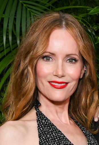 Leslie Mann - Long Curled Hairstyle (2023) - [Hairstylist: Renato Campora] - 20230311