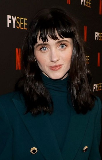 Natalia Dyer - Long Curled Hairstyle/Wispy Bangs - 20220527