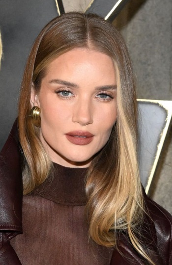 Rosie Huntington Whiteley - Long Straight Hairstyle (2023) - [Hairstylist: Laurie Zanoletti] - 20230228