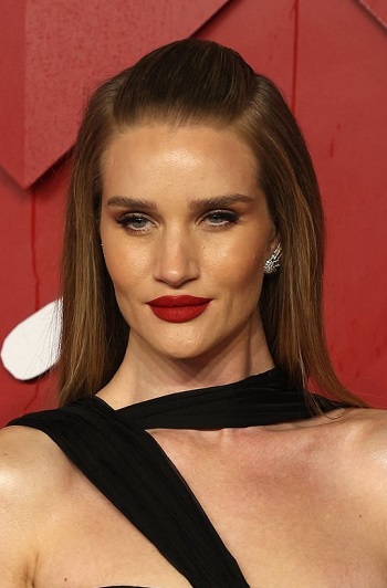 Rosie Huntington-Whiteley - Long Straight Pinned Back Hairstyle (2023) - [Hairstylist: Christian Wood] - 20231204