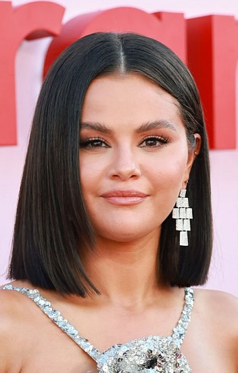 Selena Gomez - Chic New Haircut (2023) - [Hairstylist: Marissa Marino] - 20231004