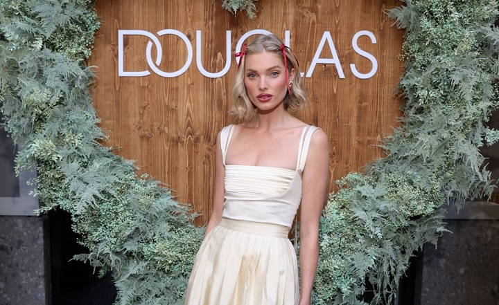 Latest Elsa Hosk Hairstyles - This Season's Vibe - Sleek and Snatched