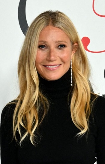Gwyneth Paltrow - Long Curled Hairstyle (2023) - [Hairstylist: Dimitris Giannetos] - 20231106