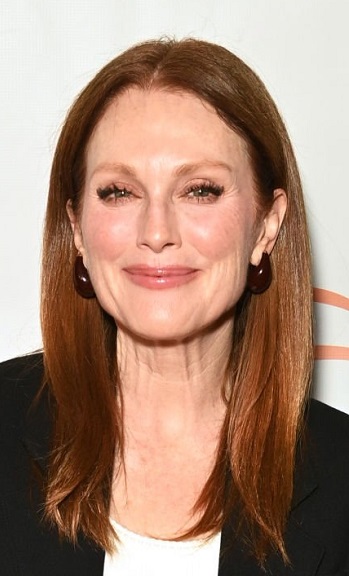 Julianne Moore - Laid-Back Straight Hairstyle (2023) - [Hairstylist: Marcus Francis] - 20231111