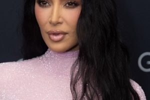 Kim Kardashian – Long Beachy Hairstyle (2023) – Kering Caring For Women Dinner