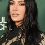 Kim Kardashian - Wet Beachy Hairstyle (2023) - [Hairstylist: Davontae' Washington]  - 20231111