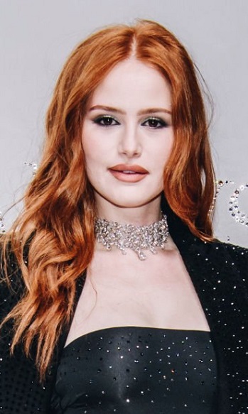 Madelaine Petsch - Sublime Curled Hairstyle (2023) - [Hairstylist: Marc Mena] - 20231107