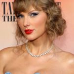 Taylor Swift - Old Hollywood Glam Waves Hairstyle (2023) - [Hairstylist: Jemma Mauradian] - 20231011