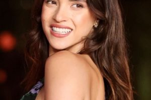 Adria Arjona – Elegant Straight Hairstyle (2023) – Academy Museum of Motion Pictures 3rd Annual Gala