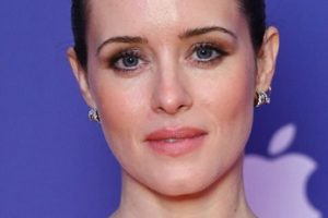 Claire Foy – Knotted Bun Updo (2023) – The 26th British Independent Film Awards