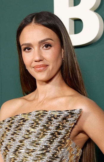 Jessica Alba - Uber Long Straight Hairstyle (2023) - [Hairstylist: Brittney Conkle] - 20231111