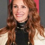 Julia Roberts - Deep Side Part Long Curled Hairstyle (2023) - [Hairstylist: Serge Normant] - 20231204