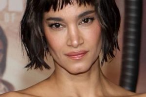 Sofia Boutella – Short Beachy Bob/Spiky Baby Bangs (2023) – “Rebel Moon – Part One: A Child of Fire” Los Angeles Premiere