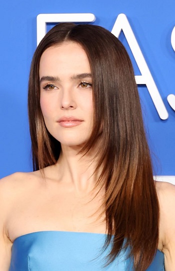Zoey Deutch - Long Straight Angled Layers Hairstyle (2023) - [Hairstylist: Rikke Gajda] - 20230321