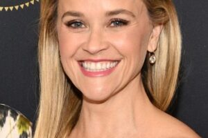 Reese Witherspoon – Elegant Deep Side Part Hairstyle (2024) – AFI Awards 2023