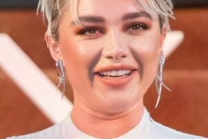 Florence Pugh – Messy Textured Updo (2024) – “Dune: Part Two” Mexico Premiere
