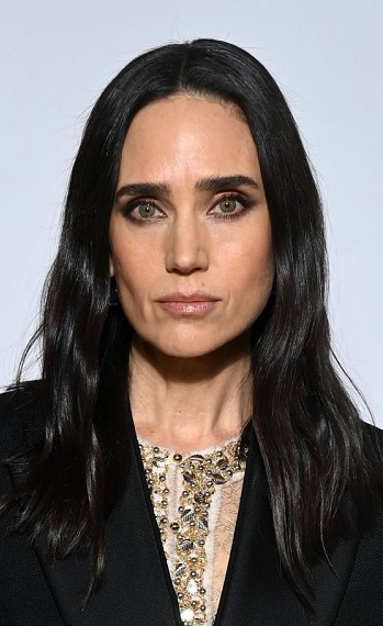 Jennifer Connelly - Casual Wavy Hairstyle - 20220307