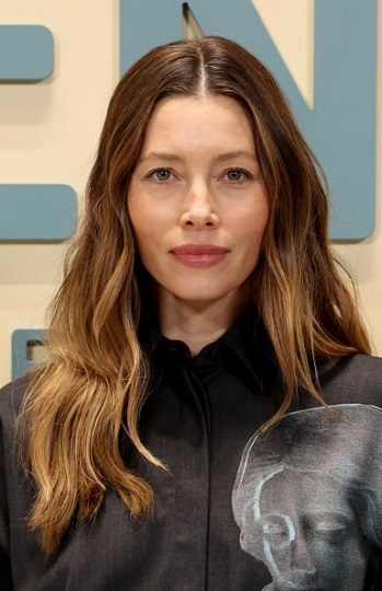 Jessica Biel - Long Soft Wave Hairstyle (2024) - [Hairstylist: Peter Lux] - 20240221