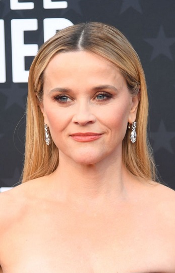 Reese Witherspoon - Sleek Ear-Tuck Hairstyle (2024) - [Hairstylist: Lona Vigi] - 20240114