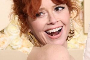 Natasha Lyonne – Fun Flirty Updo (2024) – 81st Annual Golden Globe Awards